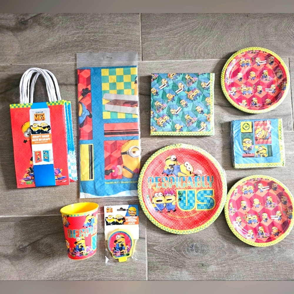 MINIONS Birthday Party Bundle NWT 🎉